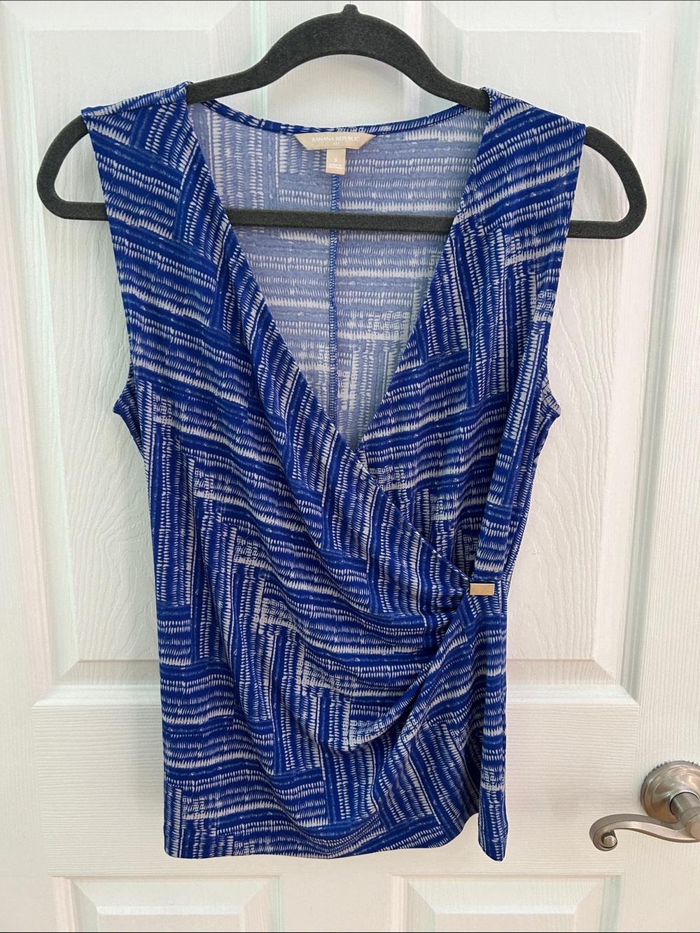 Banana Republic Blue Printed Wrap-Style Sleeveless Camisole